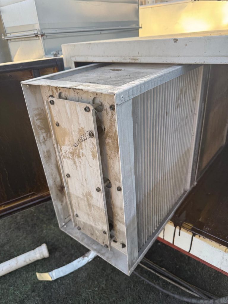 Endüstriyel elektrostatik filtre ve havalandırma sistemi temizliği